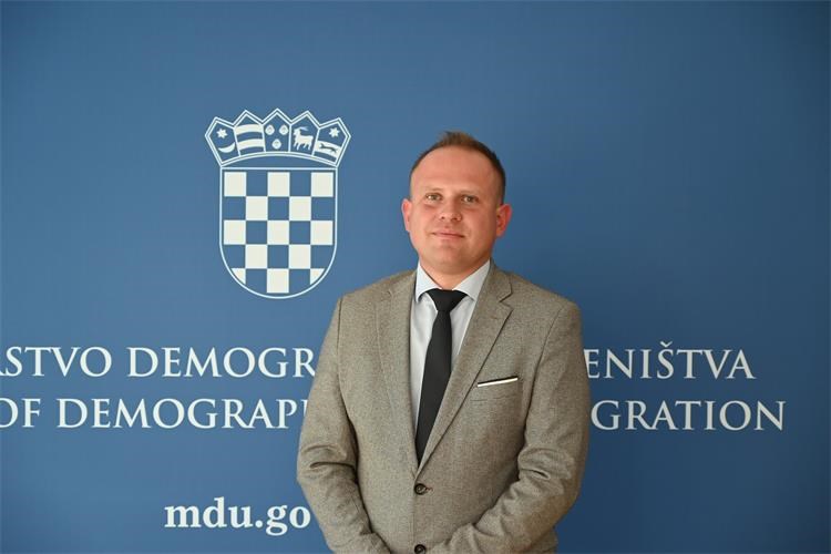 Slika /Ministar Šipić - fotografije/Državni tajnik Barać.JPG
